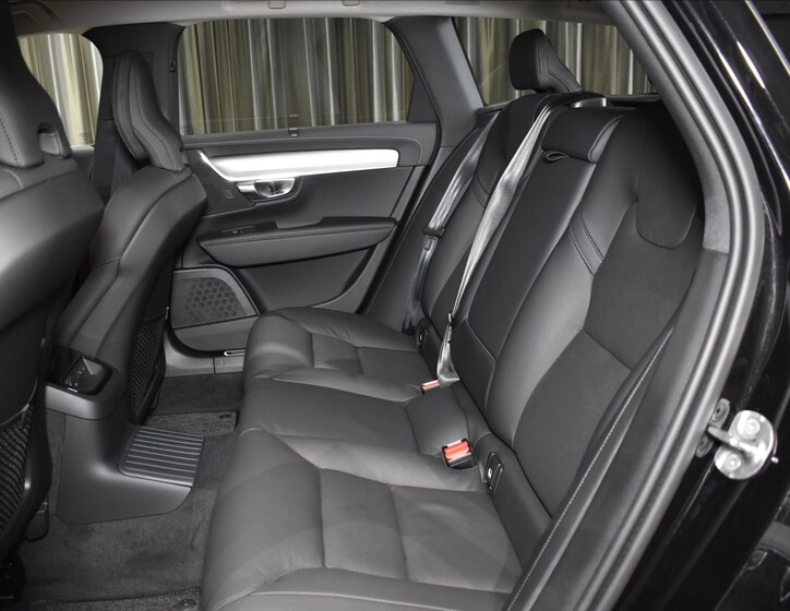 Volvo V90 21