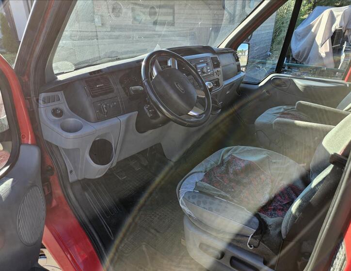 Ford Transit 8