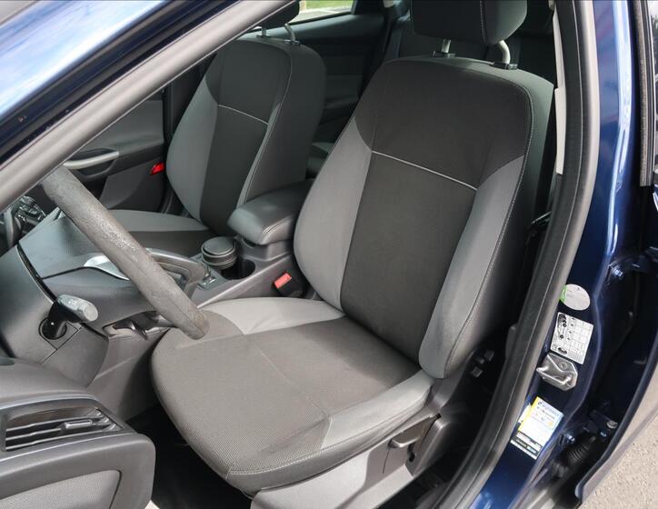 Ford Focus 10