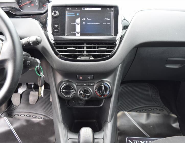 Peugeot 208 36
