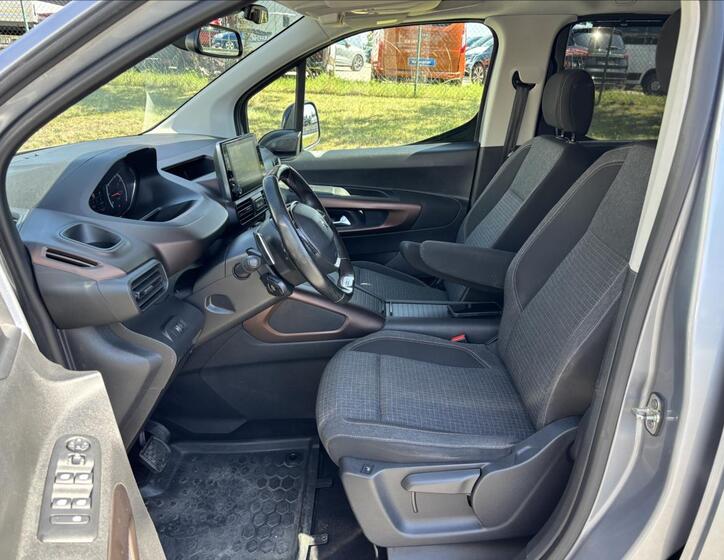 Peugeot Rifter 23