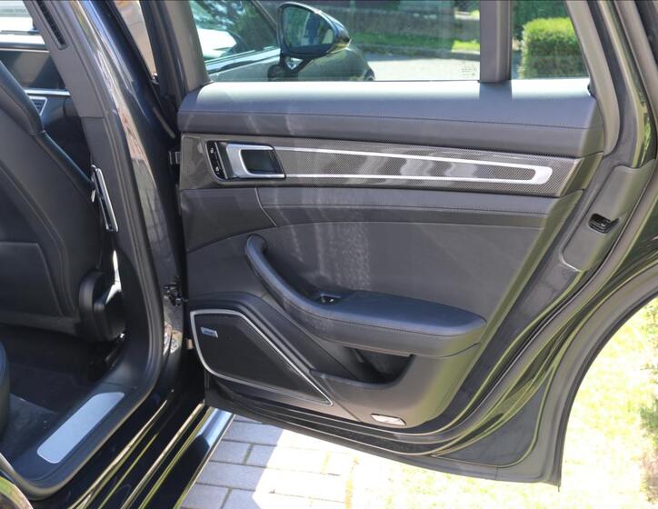 Porsche Panamera 53