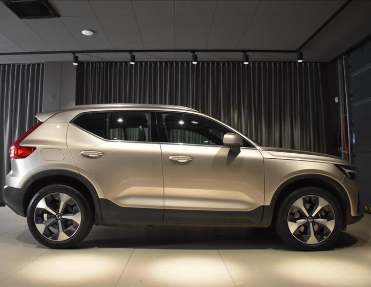 Volvo XC40 3