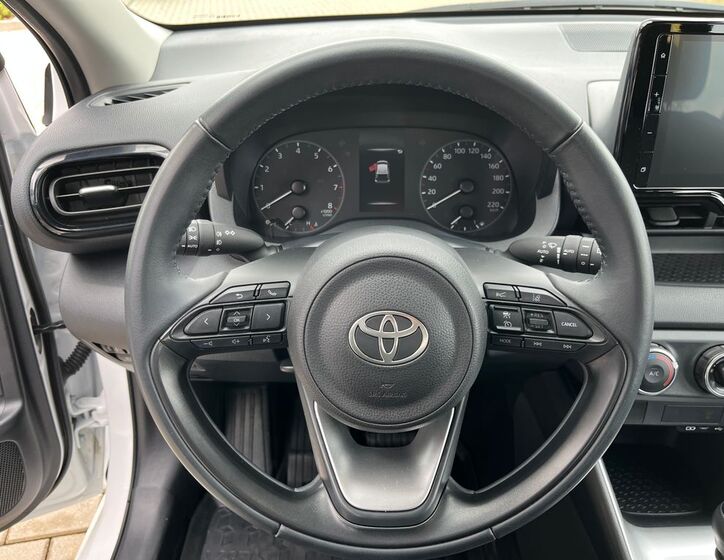 Toyota Yaris 21