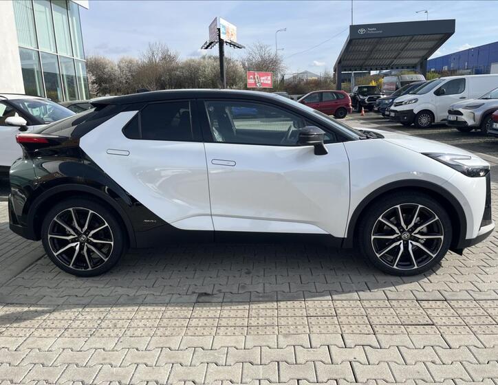 Toyota C-HR 6