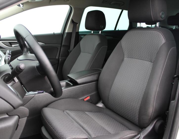 Opel Insignia 10
