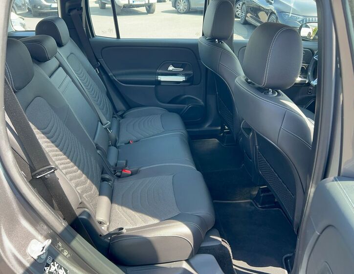 Mercedes-Benz GLB 7