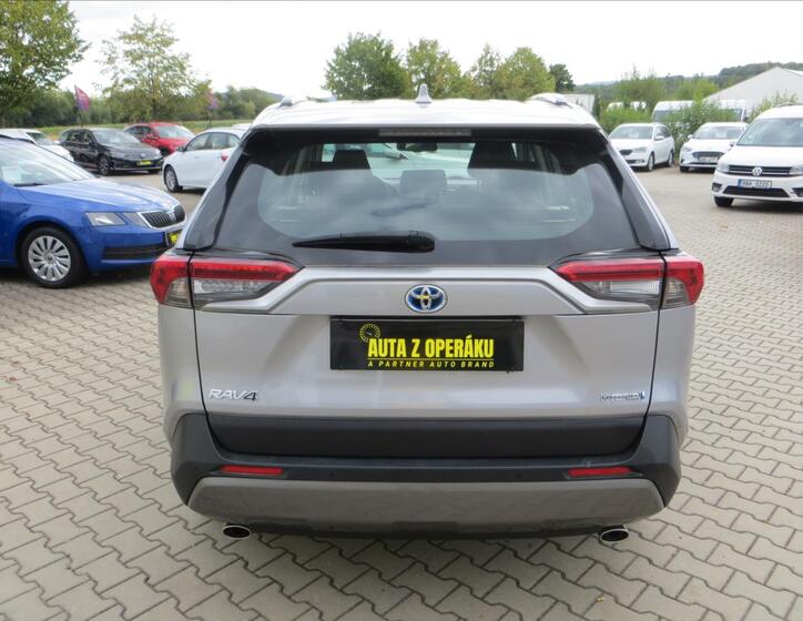 Toyota RAV4 6