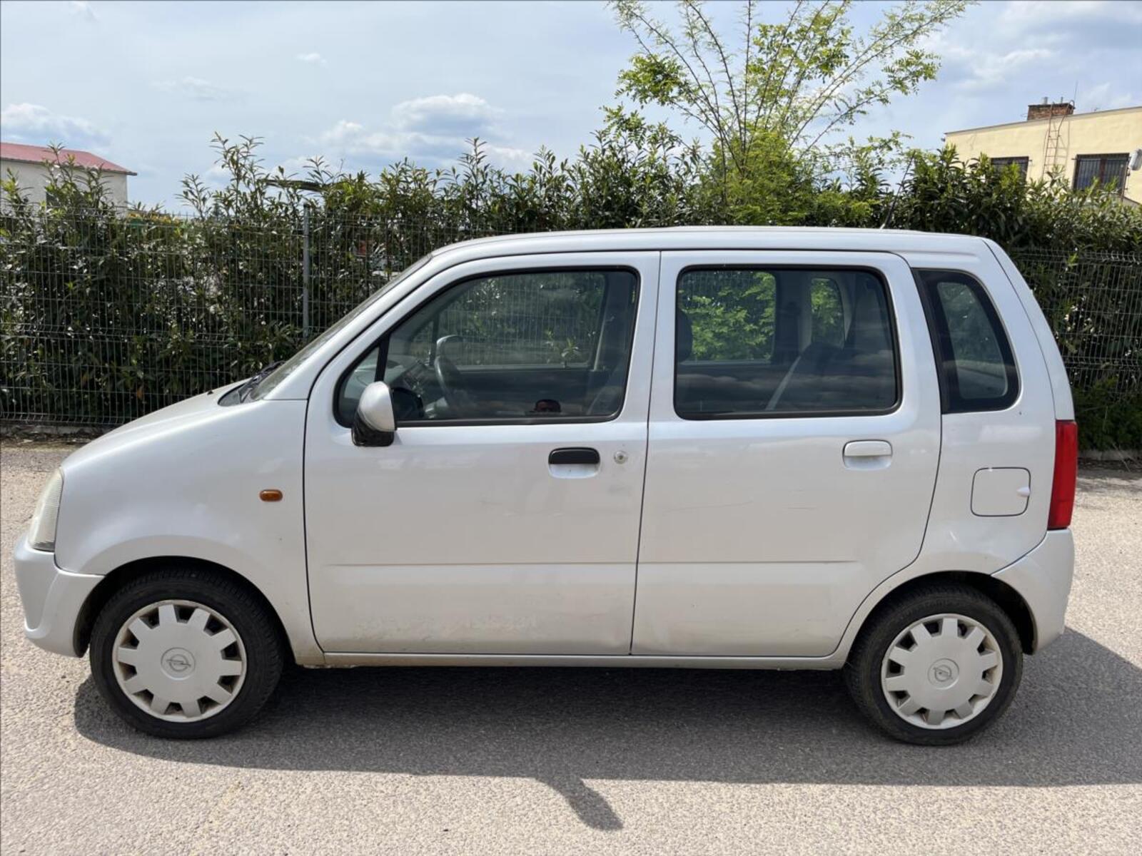Opel Agila 4