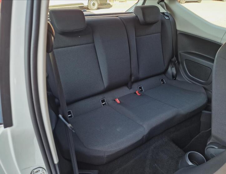 Volkswagen up! 15
