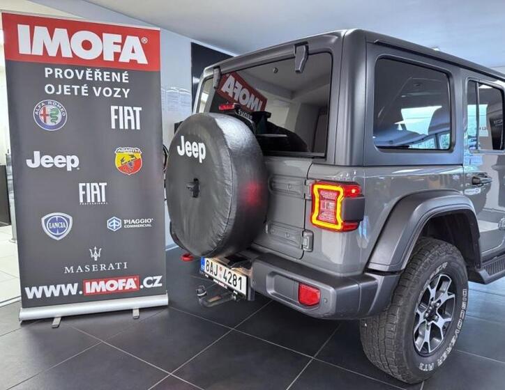 Jeep Wrangler 5