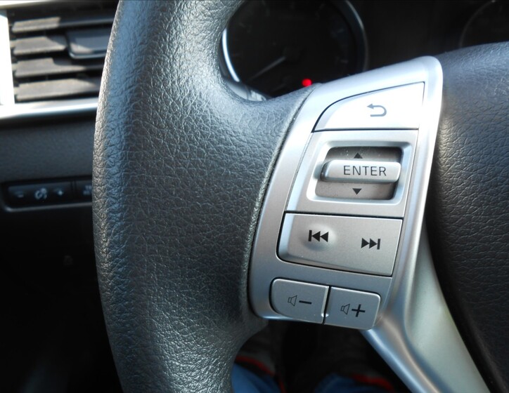 Nissan X-Trail 25
