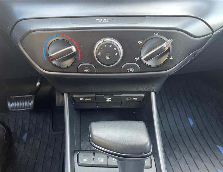 Hyundai i20 16