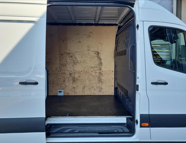 Mercedes-Benz Sprinter 17