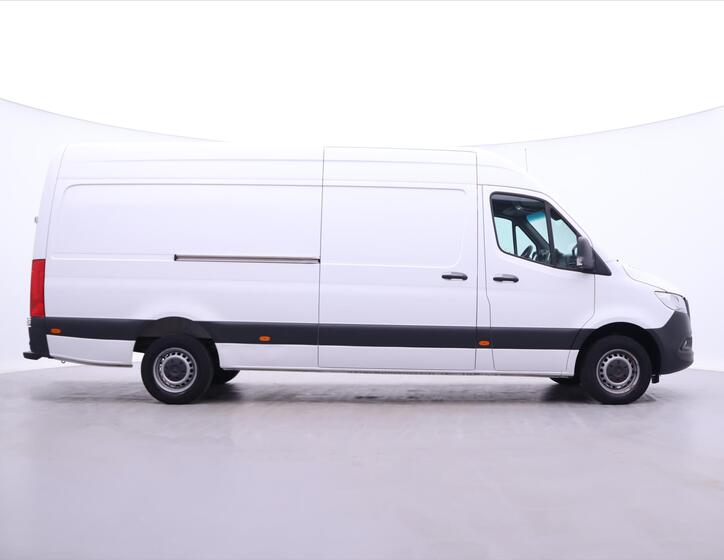 Mercedes-Benz Sprinter 8