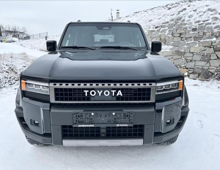 Toyota Land Cruiser 2