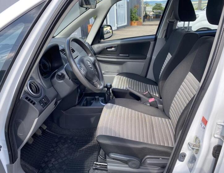 Suzuki SX4 10