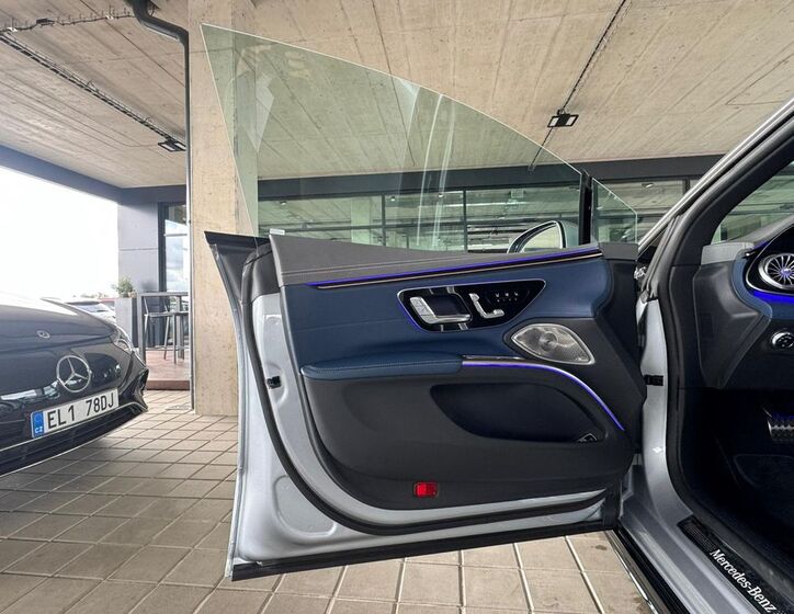 Mercedes-Benz EQS 9
