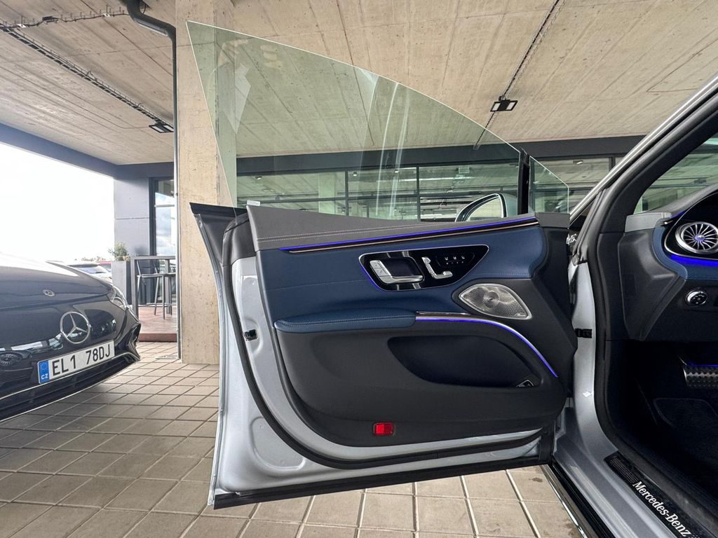 Mercedes-Benz EQS