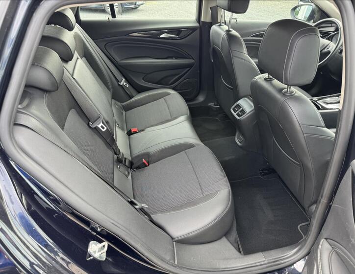Opel Insignia 12