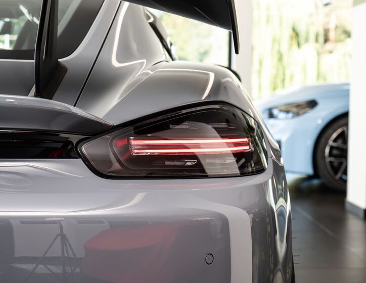 Porsche Cayman 25