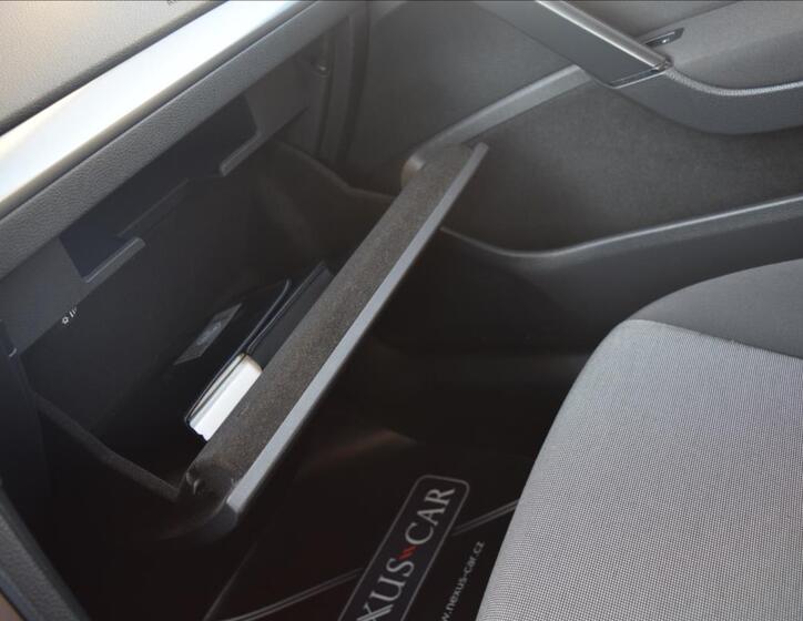 Volkswagen Golf 44