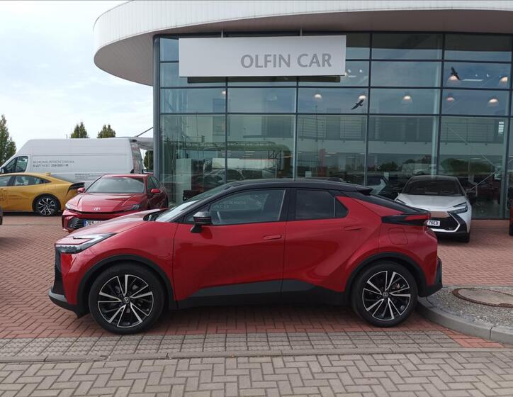 Toyota C-HR 2