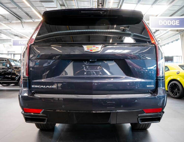 Cadillac Escalade 3