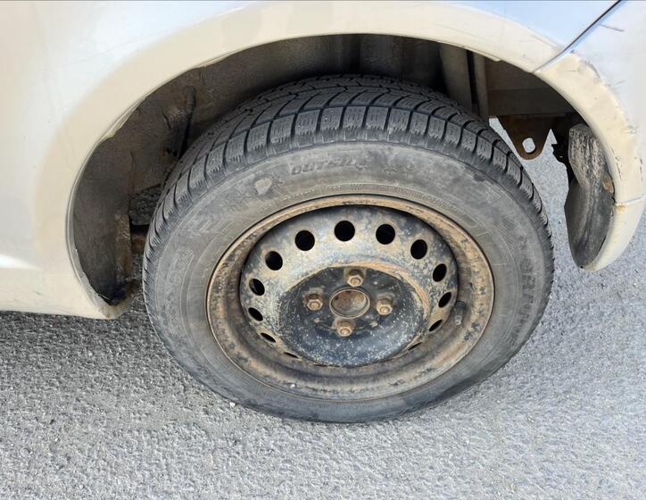 Toyota Yaris 24