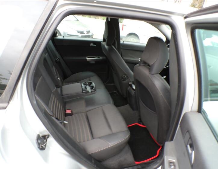 Volvo V50 17
