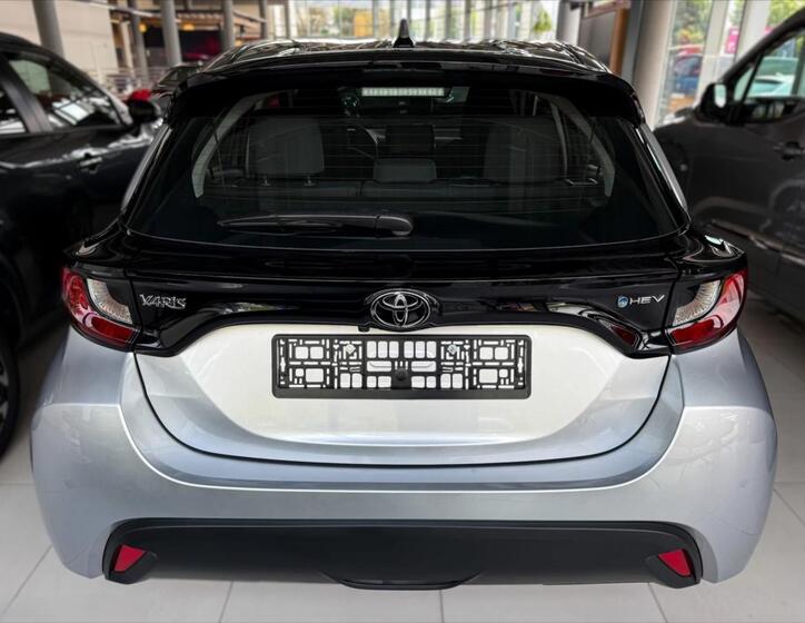 Toyota Yaris 4