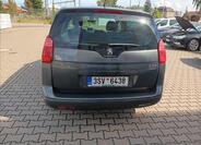 Peugeot 5008 4