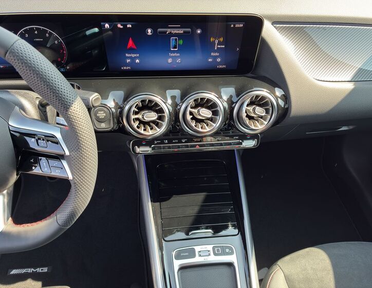 Mercedes-Benz GLA 19