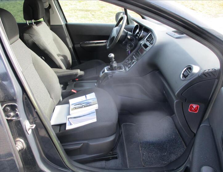 Peugeot 5008 13