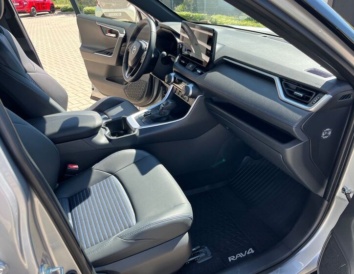Toyota RAV4 17