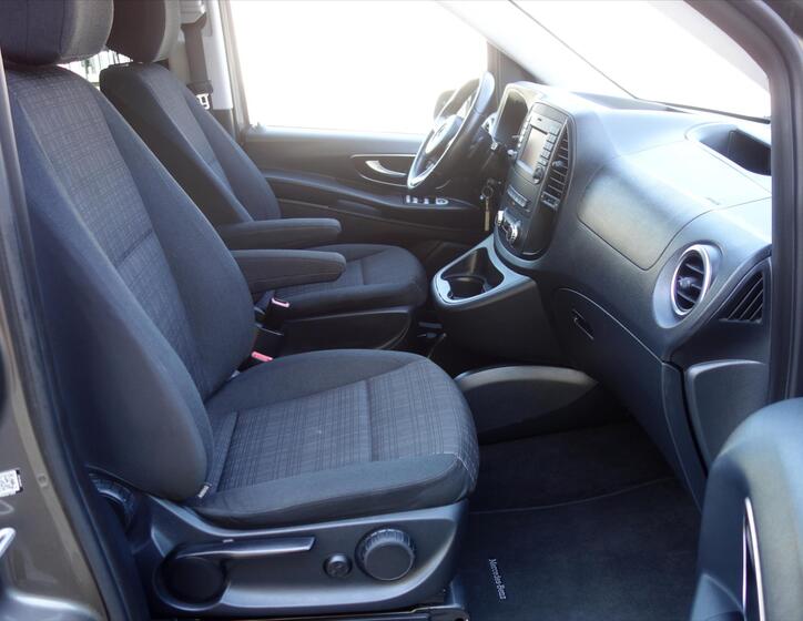 Mercedes-Benz Vito 9