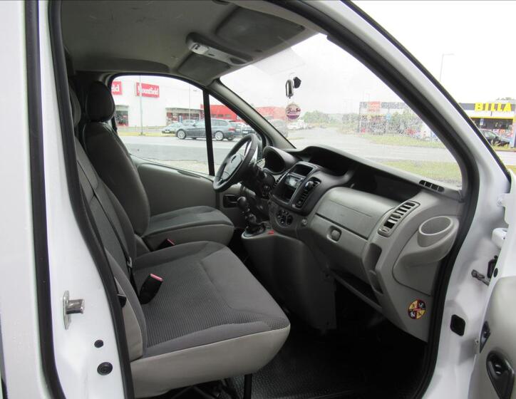 Opel Vivaro 17