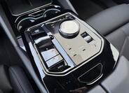 BMW i5 12