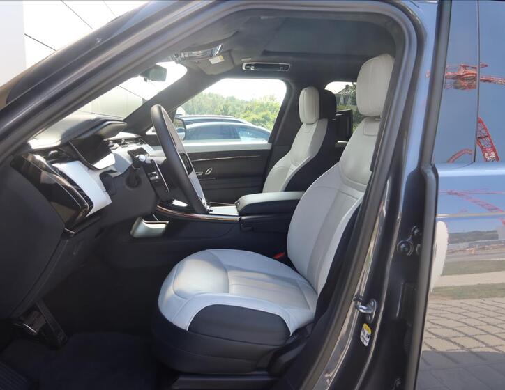 Land Rover Range Rover Sport 7
