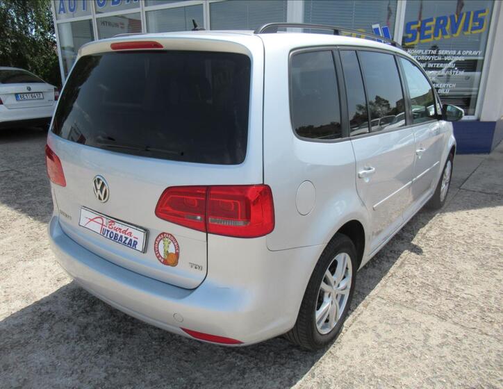 Volkswagen Touran 5