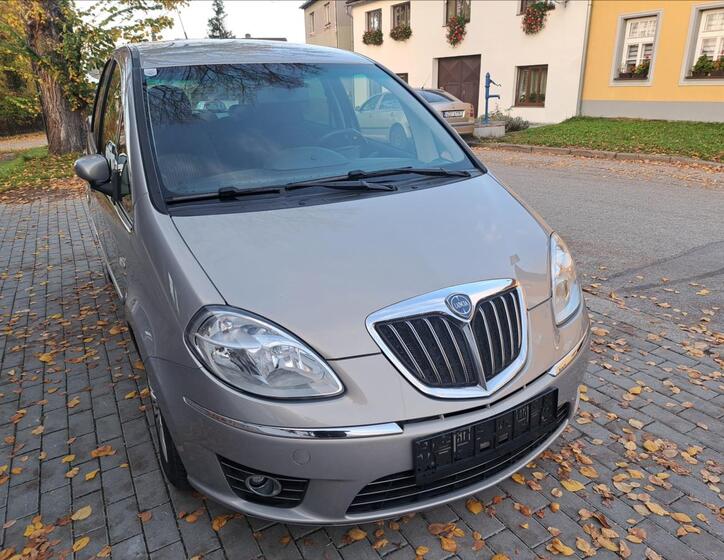 Lancia Musa 16