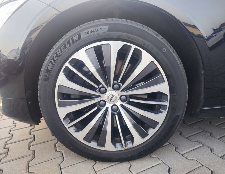 Volvo V90 36