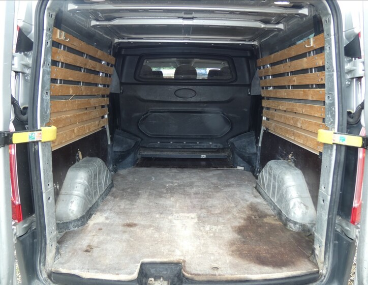 Ford Transit Custom 11