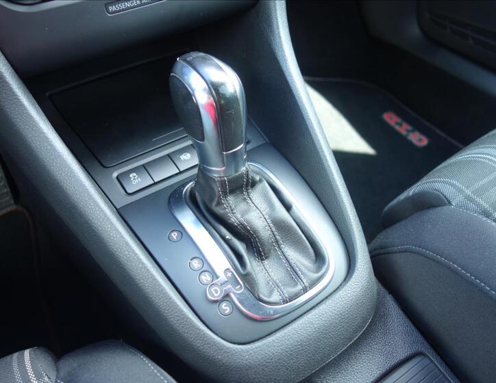 Volkswagen Golf 26