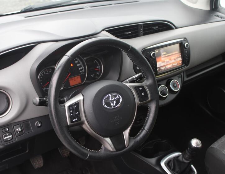 Toyota Yaris 12