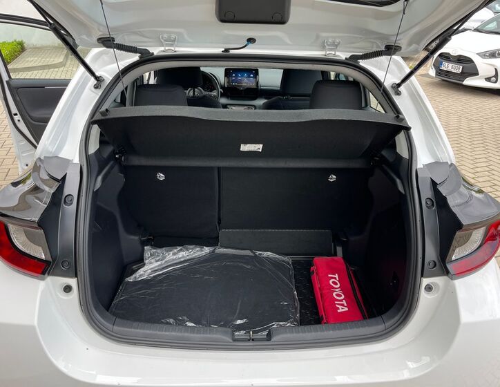 Toyota Yaris 18