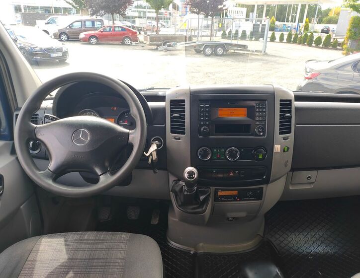 Mercedes-Benz Sprinter 10