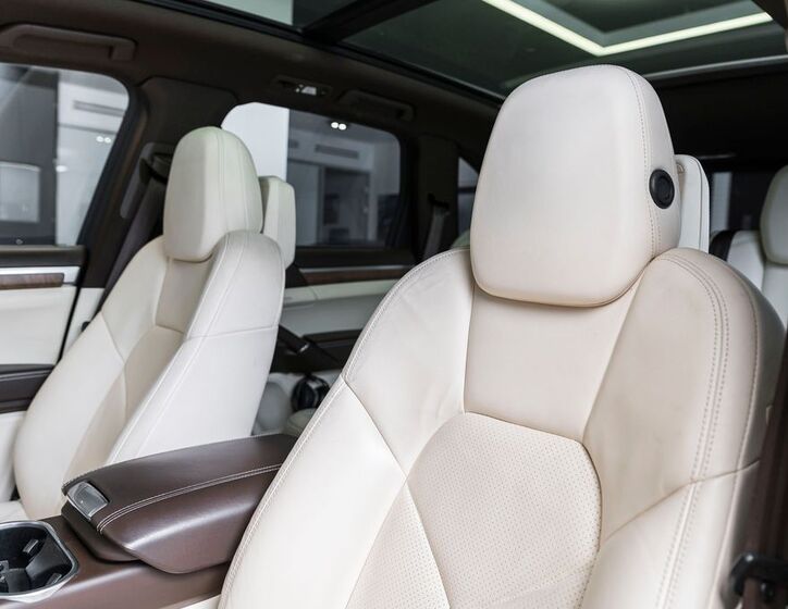 Porsche Cayenne 7