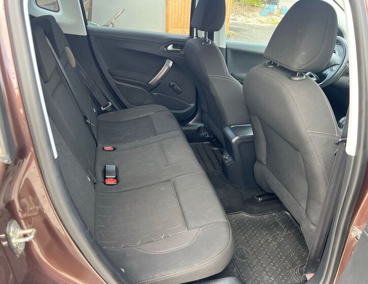 Peugeot 2008 7