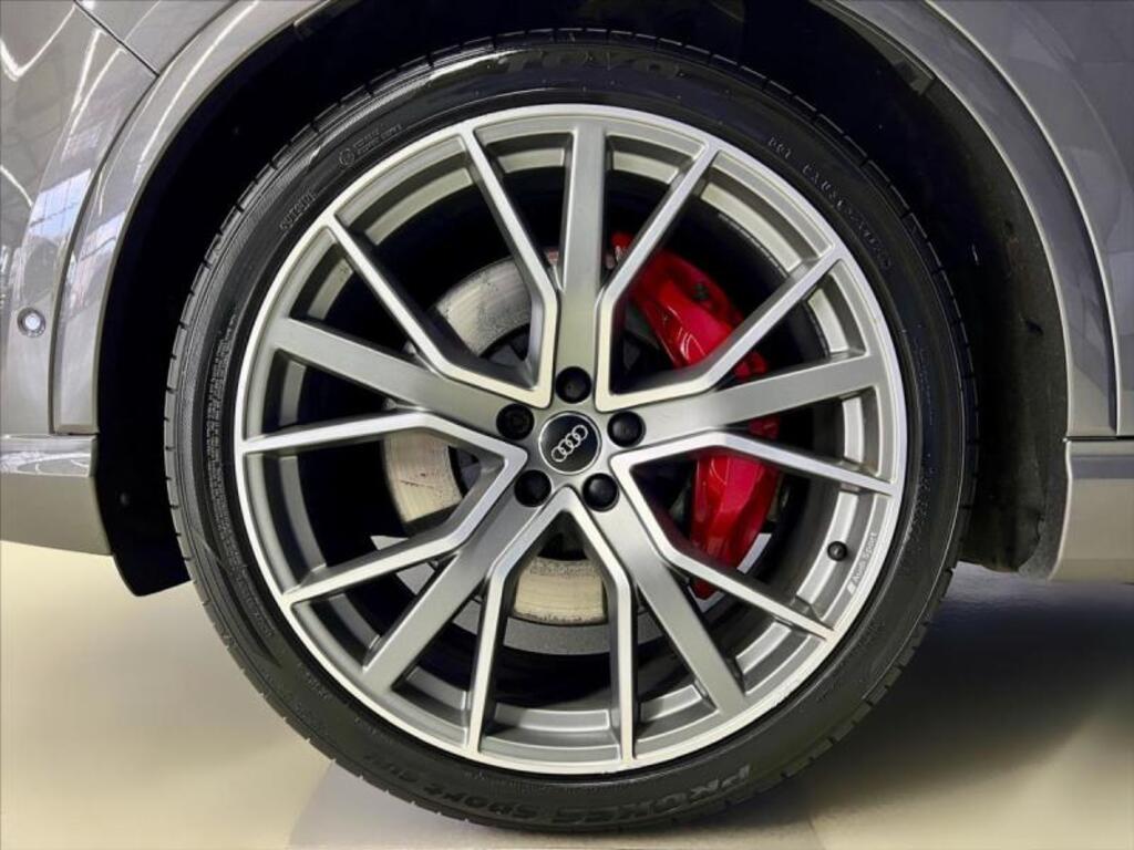 Audi SQ7 9